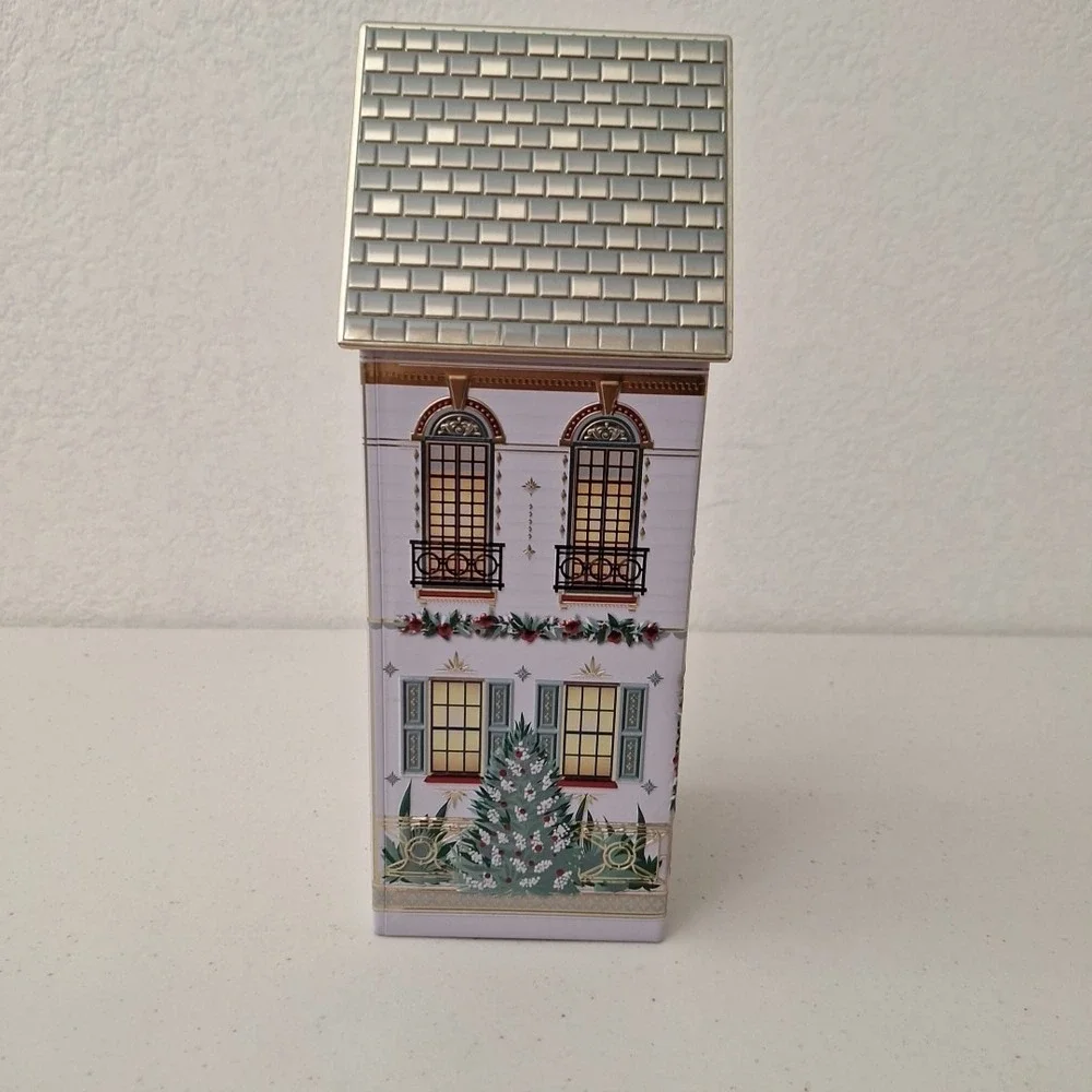 Speculoos Holiday House Cookie Tin, White, Christmas Winter Festive Gift (Empty)